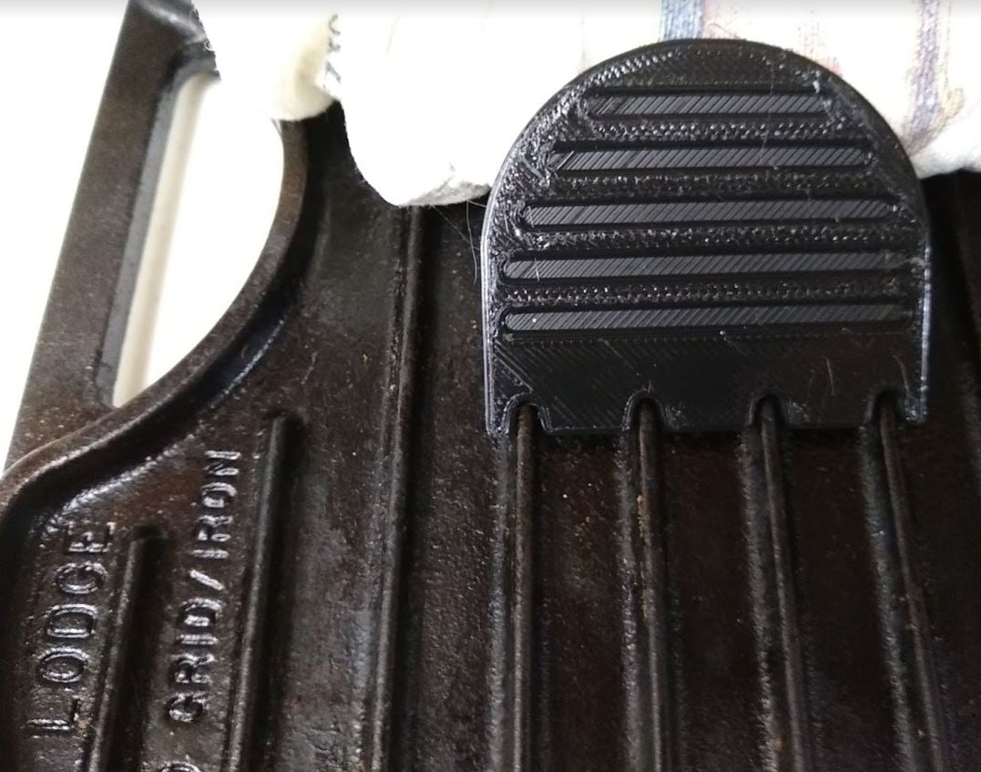 Grill Scraper for a Lodge LPGI3 Grill/Griddle