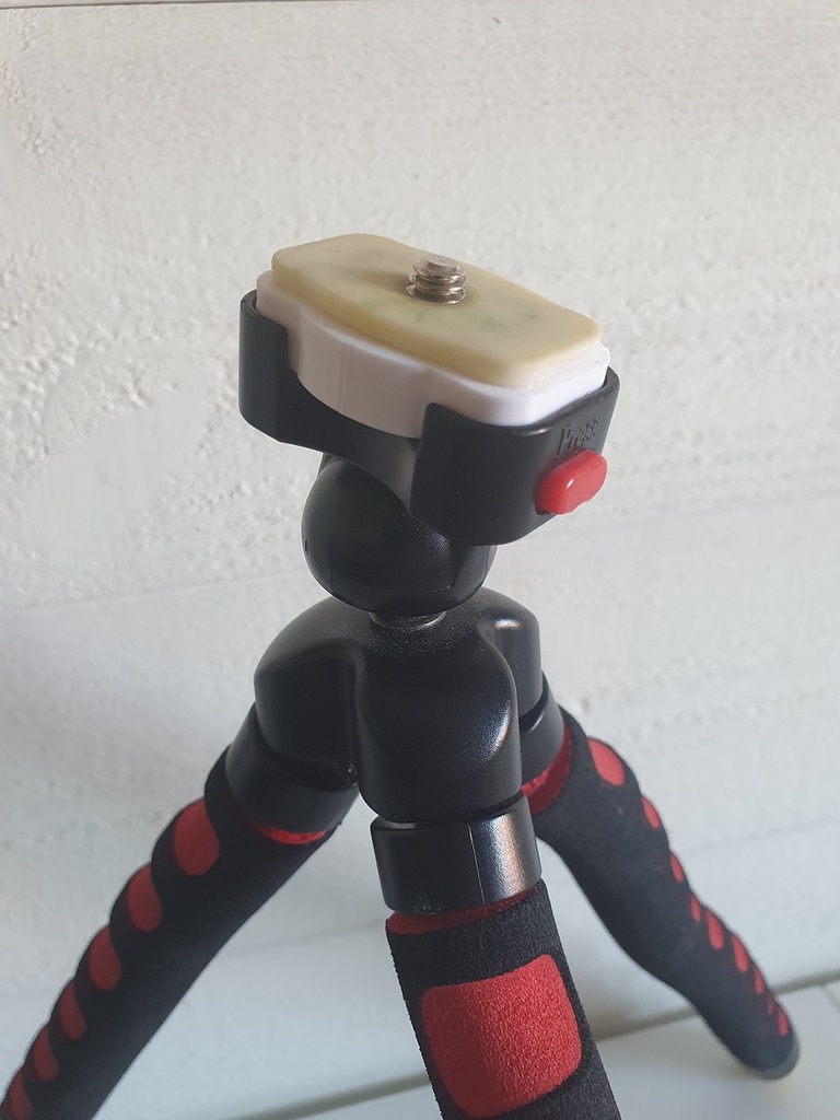 Quick release for generic flexible tripod