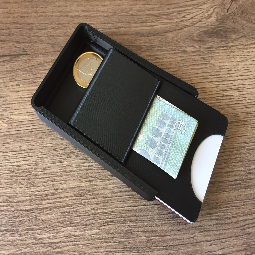Slim Snapping Card Wallet with Coin Case and Money Clip