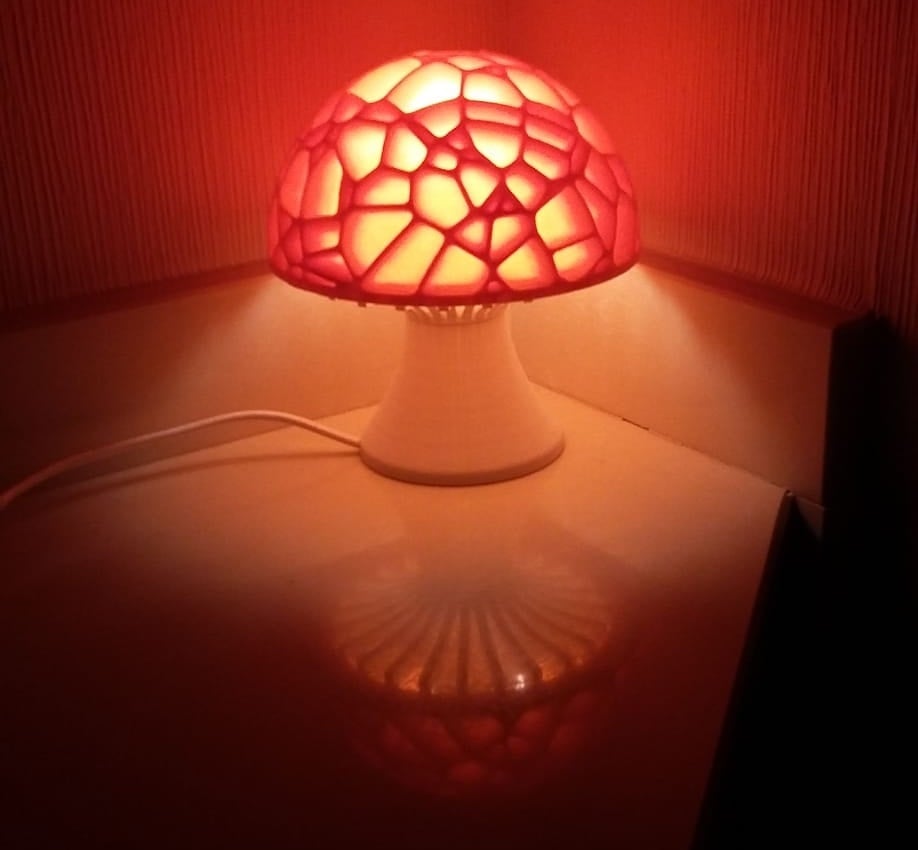 Voronoi mushroom lamp - remix