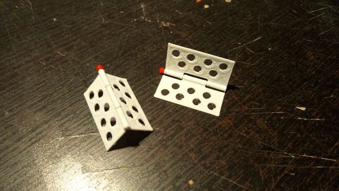 Hinge for R/C-plane