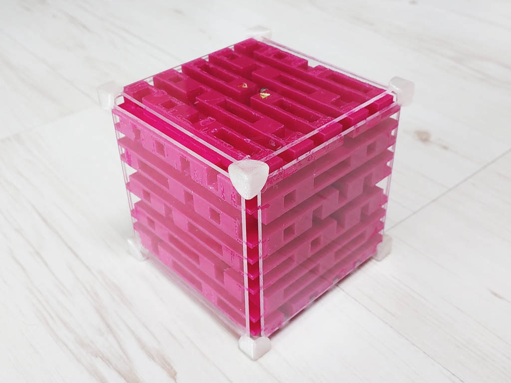 Maze Cube plus-II #1 'LOOM'