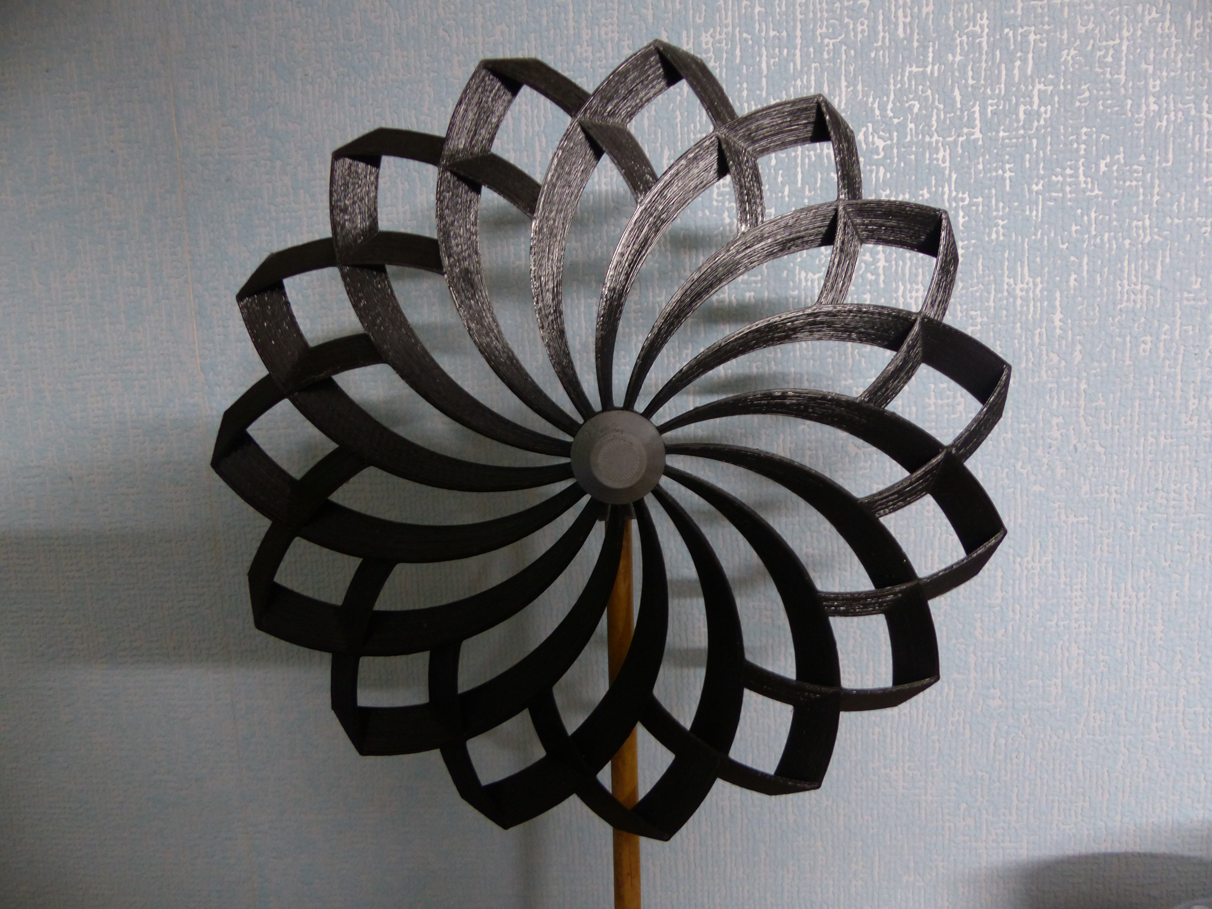 220mm Flower shaped Pinwheel with ball bearing