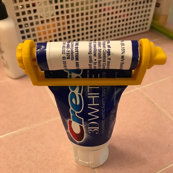 Toothpaste roller squeezer