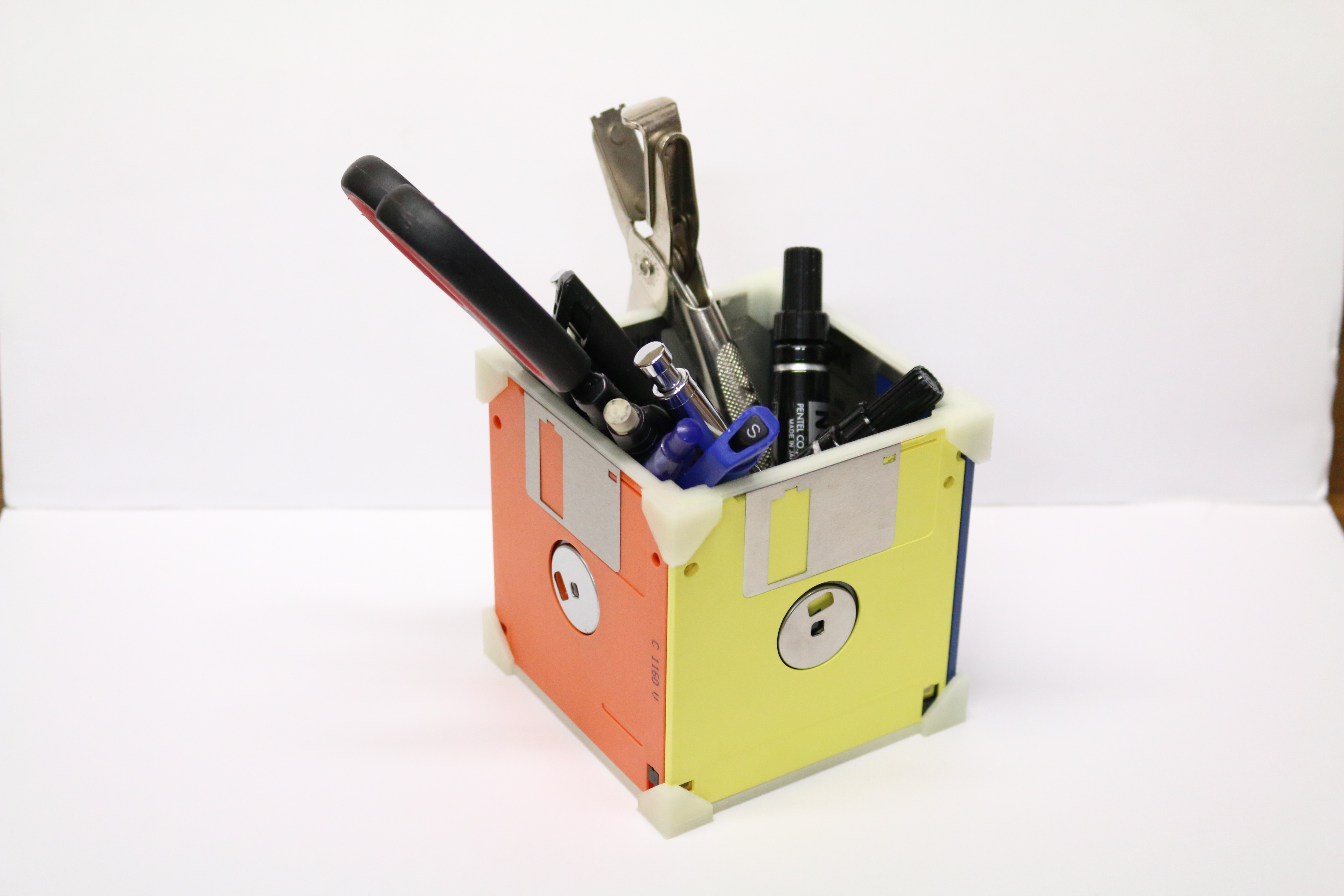 Floppy Penholder