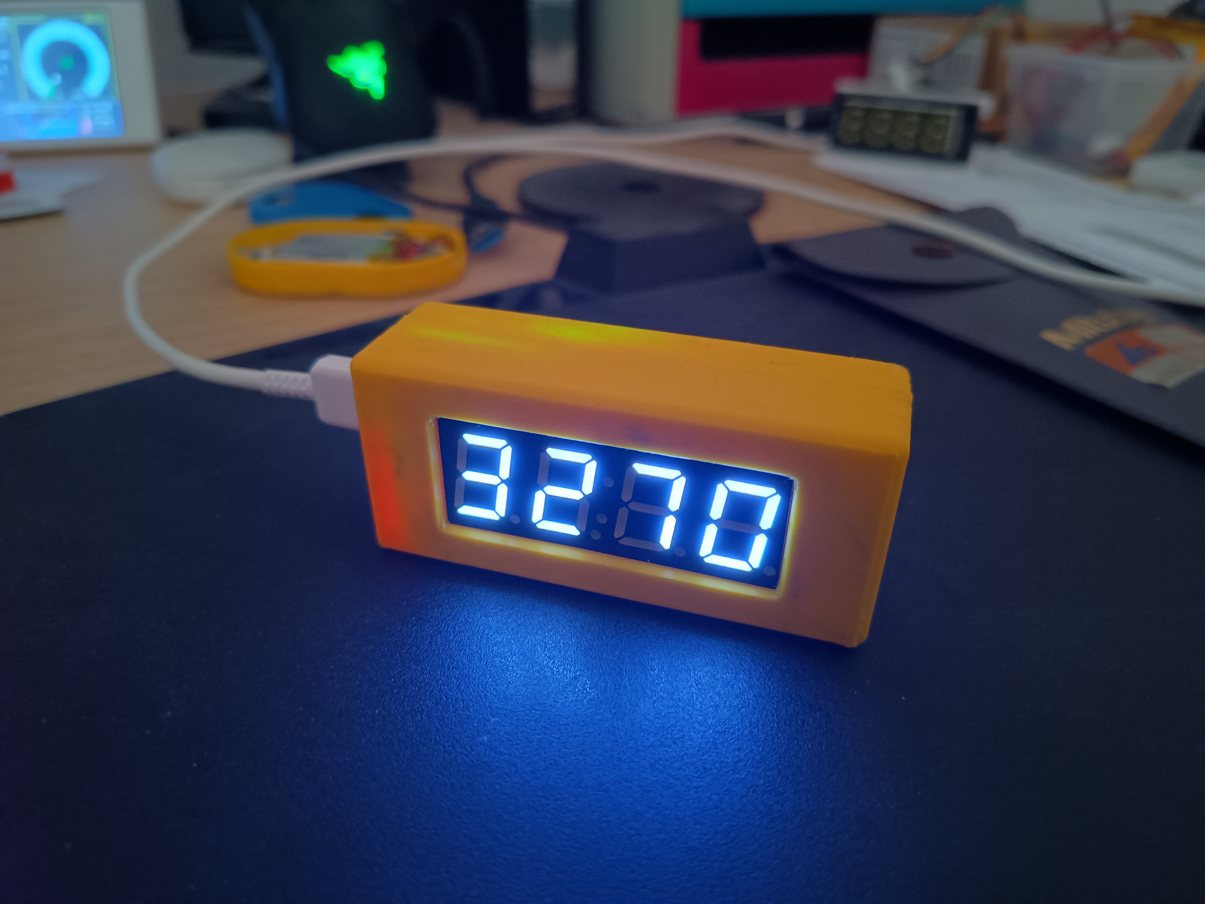 ESP32-C3 Super Mini TM1637 Desk Case
