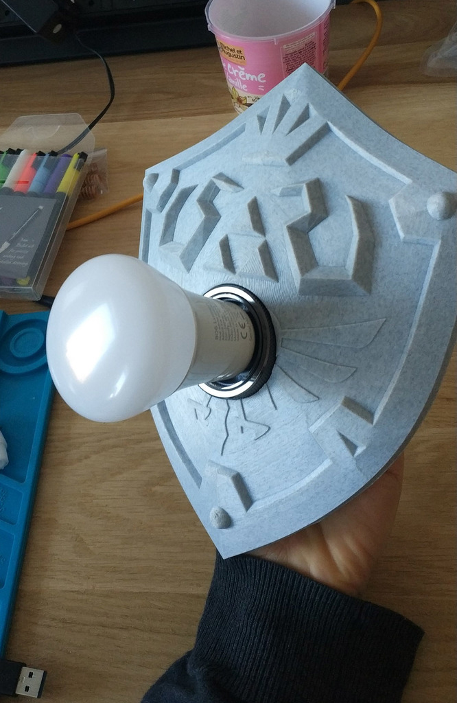 Suspended lamp - Hylian Shield - Breath of the Wild