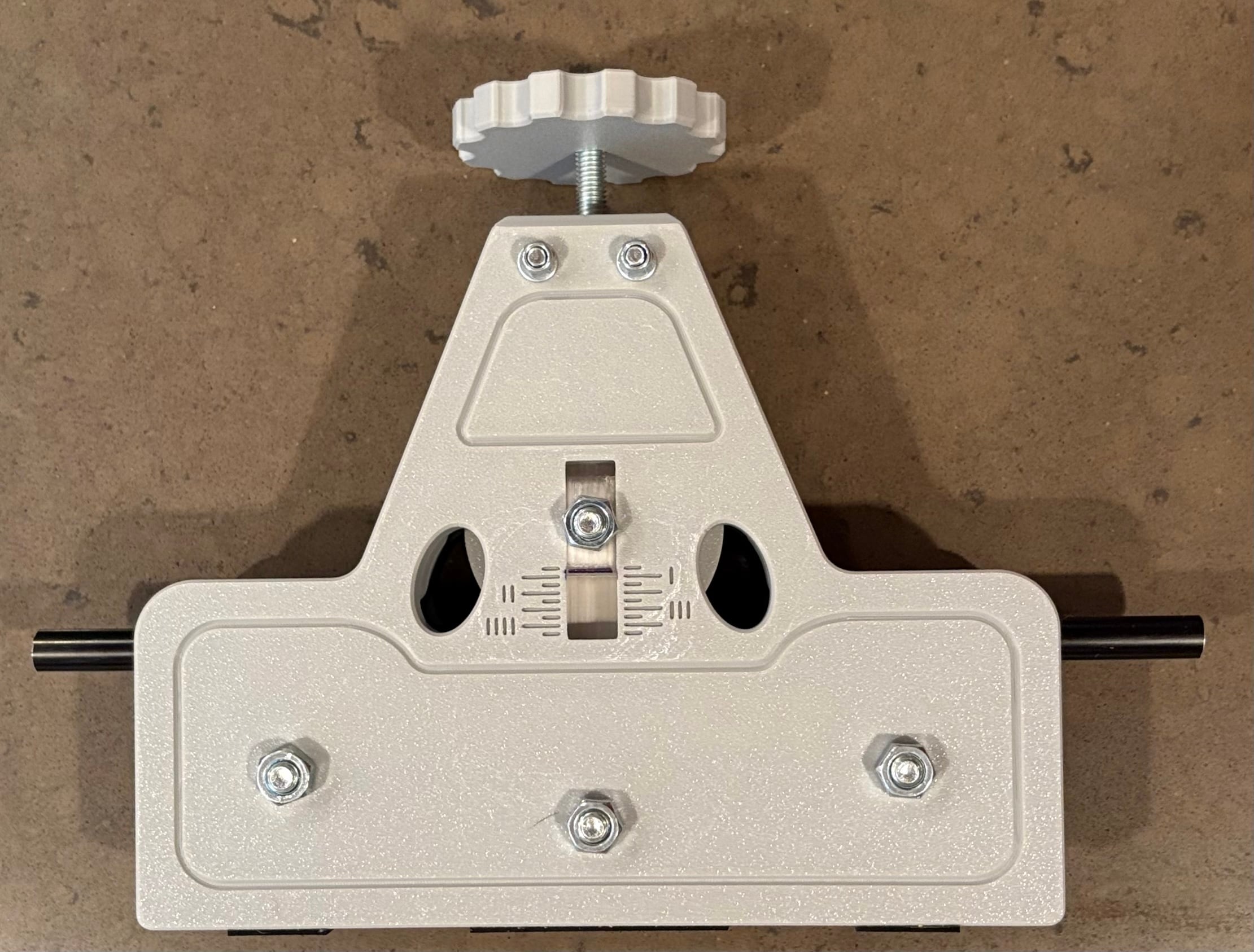 Mast roller bending jig for RC Sailboats