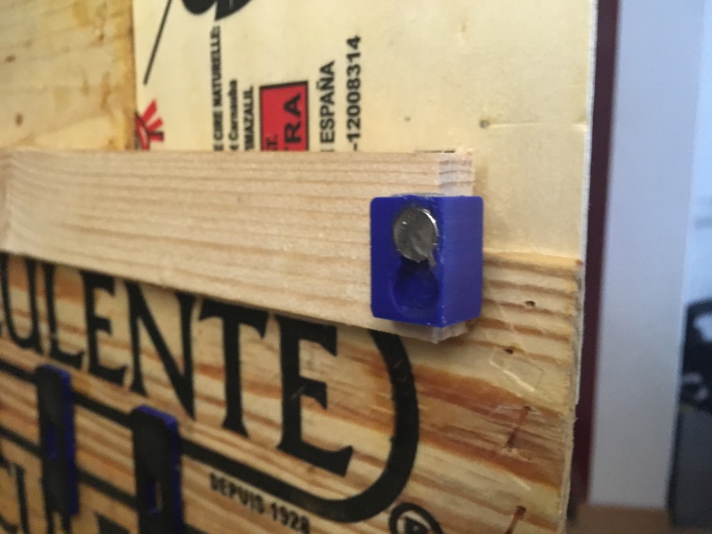 door lock using magnets