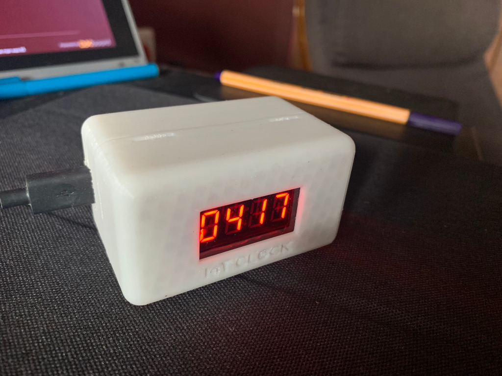 NodeMCU ESP8266 IoT clock