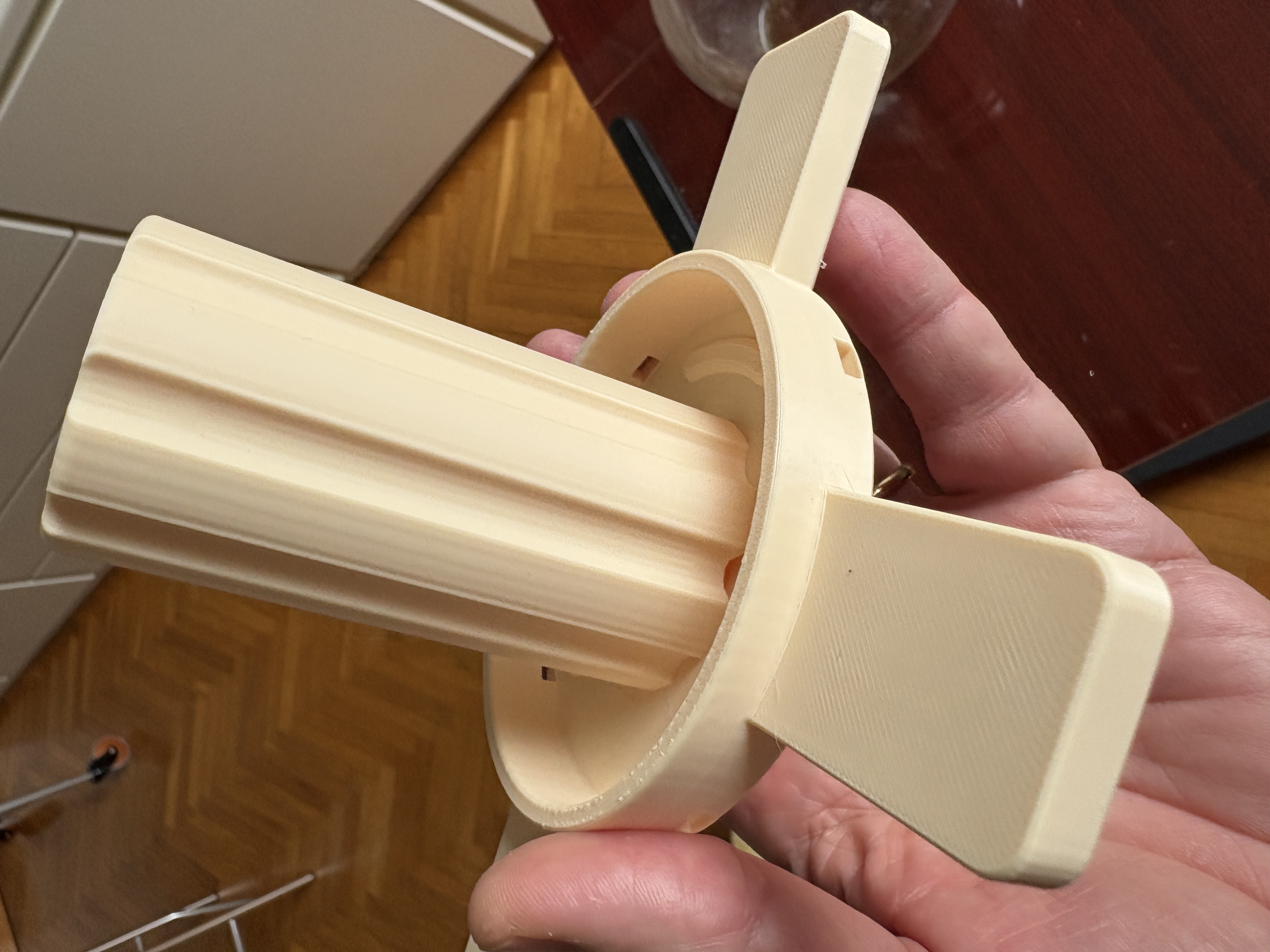 Bottle stand to drain beans flask