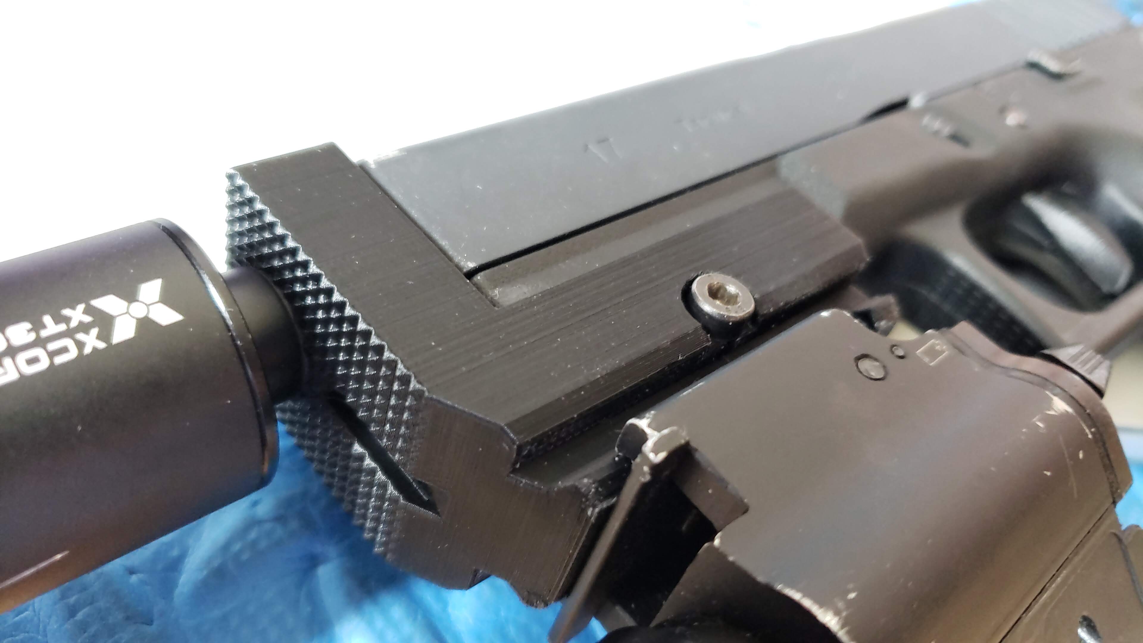 Airsoft glock compensator with 11mm thread