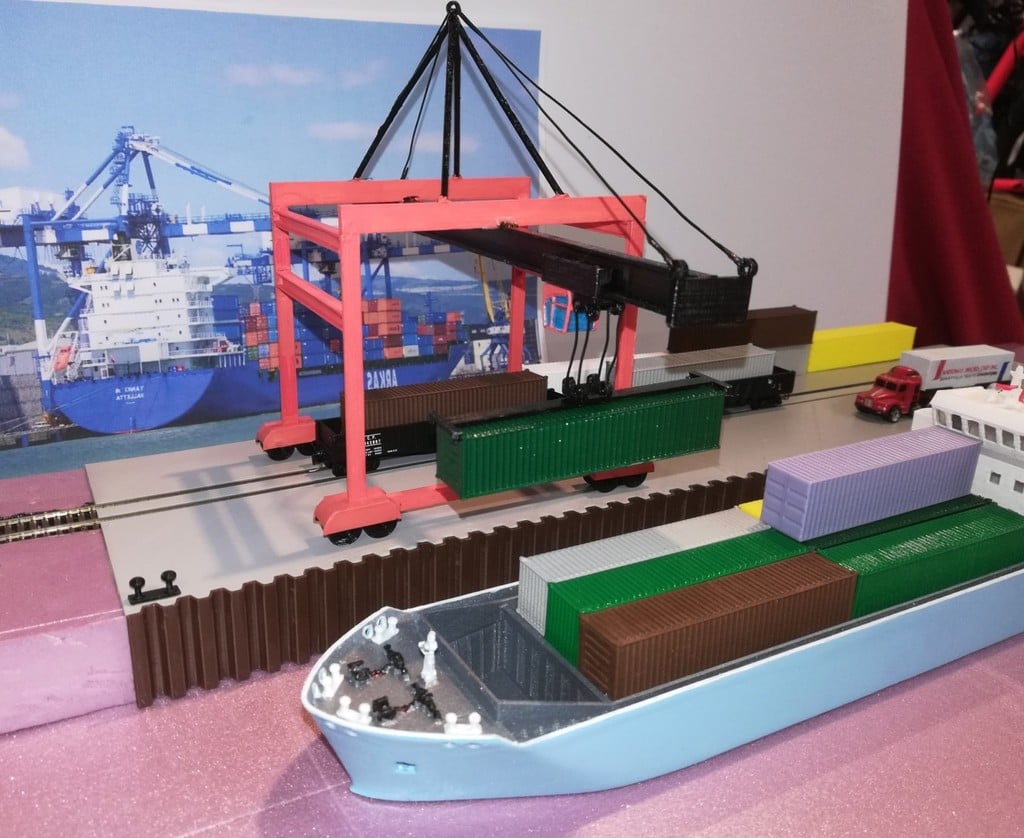 N-Scale Container Port