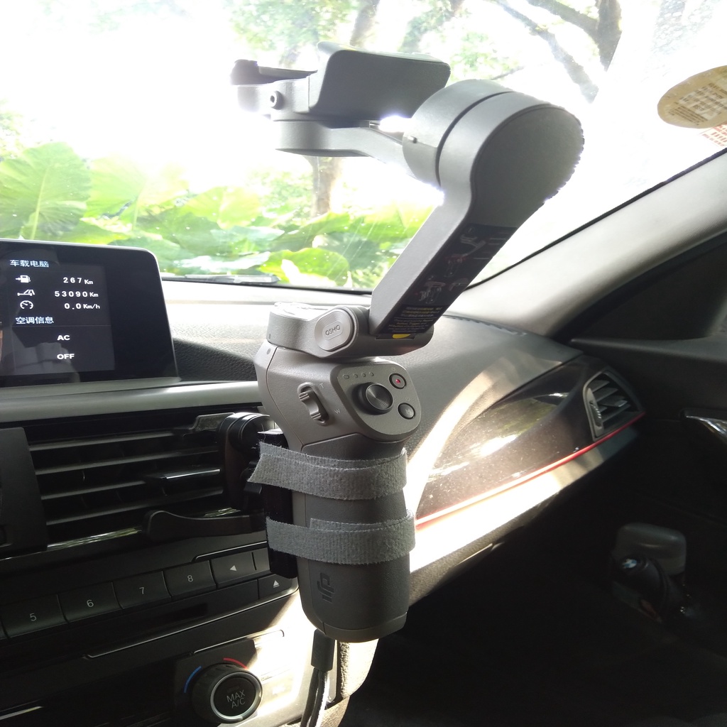 osmo mobile 3 holder on car AC