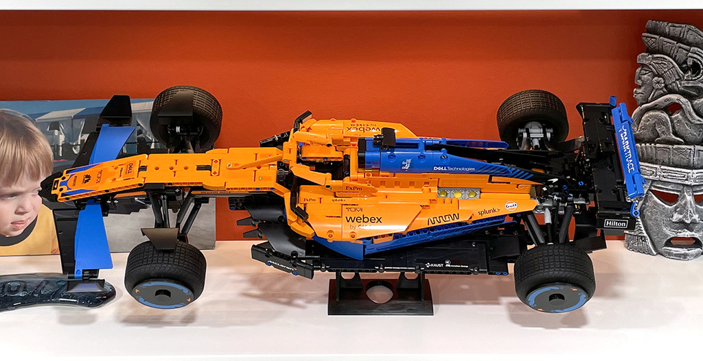 McLaren F1 Lego 42141 Stand