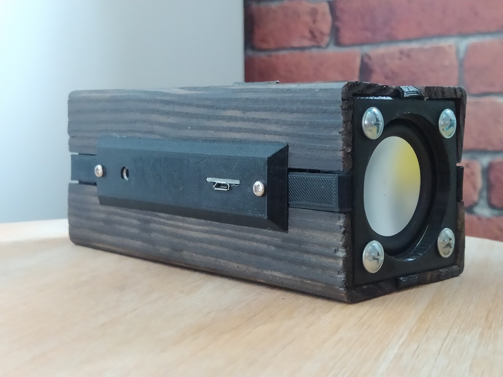 Plastic - wooden speaker 2x3w