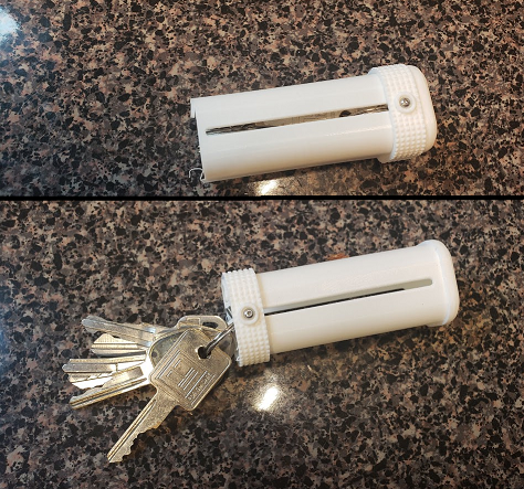 Retractable key case