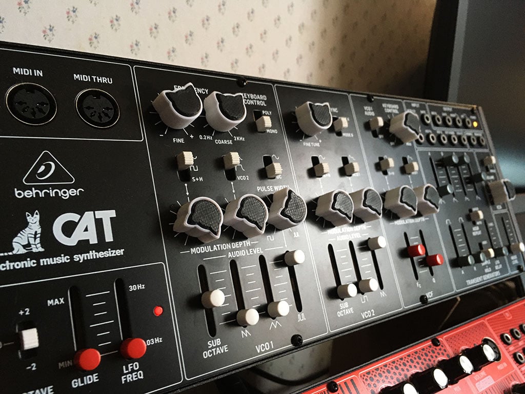 Behringer CAT cat-shaped knobs