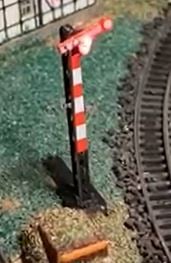 railroading N-scale signal semaphore