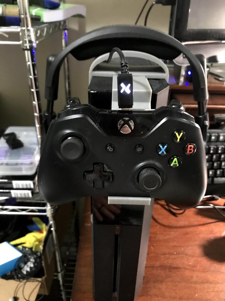XBox One Headset & Controller Mount
