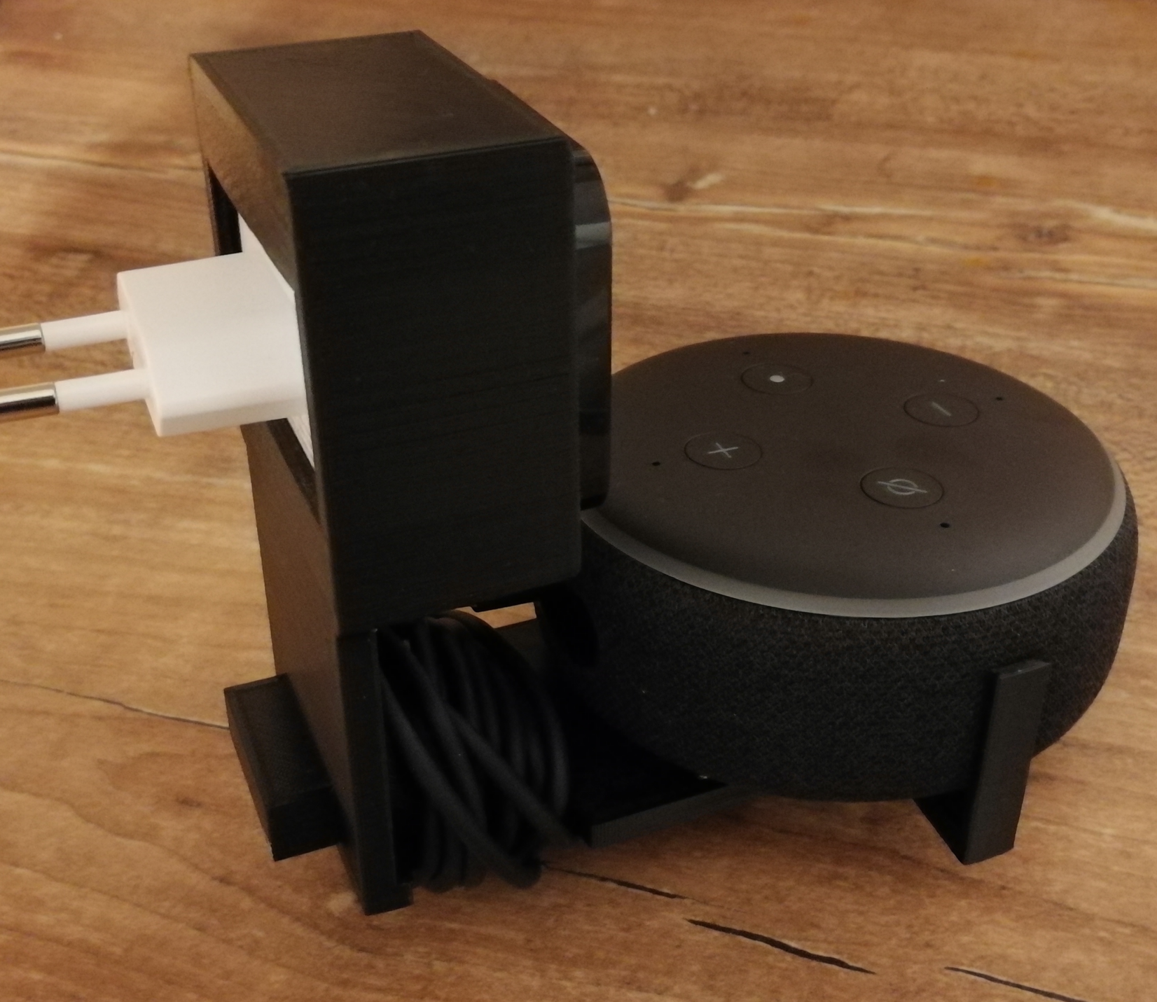 Echo Dot V3 Plug Mount