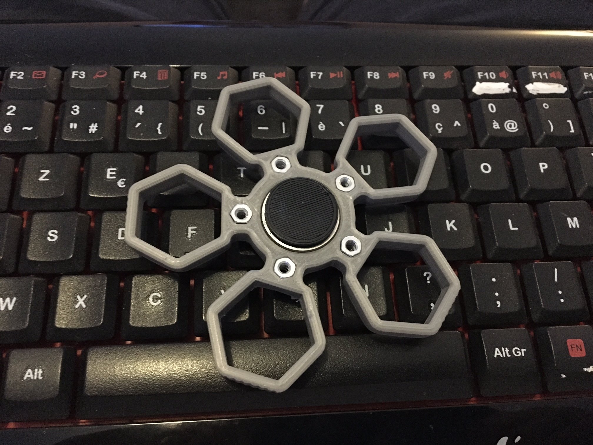 Fidget Hand Quintuple Spinner with 5xM14 hex nuts by Inertie_3D 
