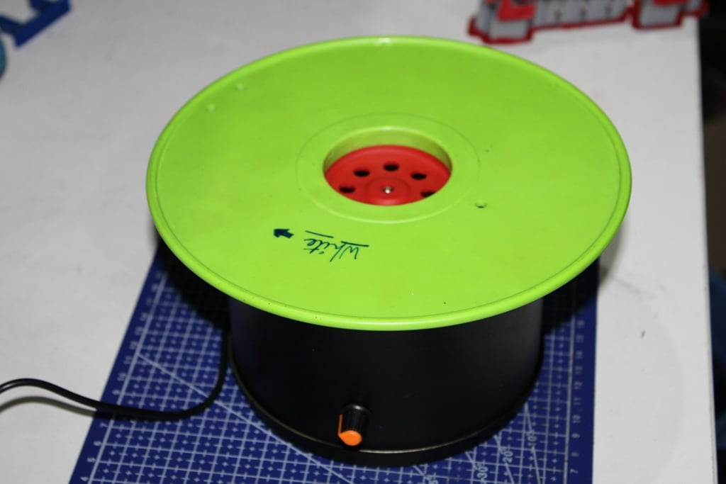 Poor-mans Low Cost Rotating table for painting and for display products