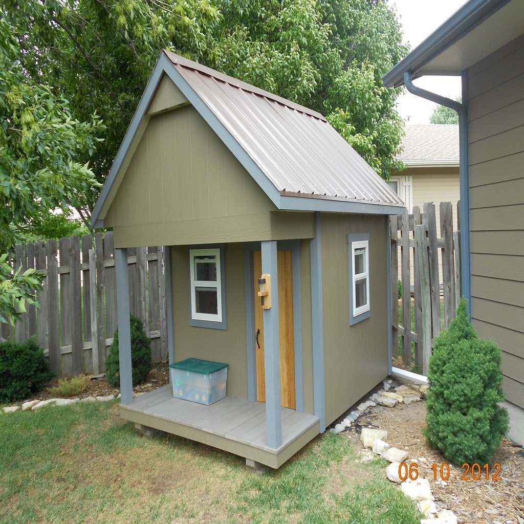 Kids Playhouse With Vaulted Ceiling & Loft