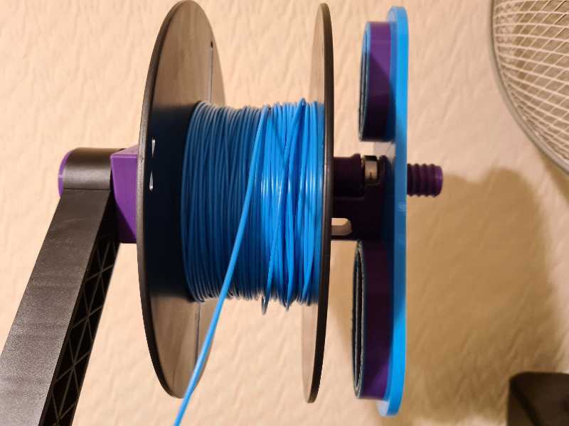 Filler - The Customizable Filament Holder (with thread, stopper and nut)