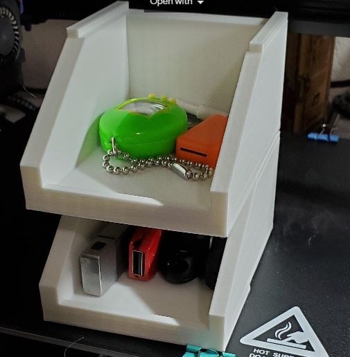 Stackable bins