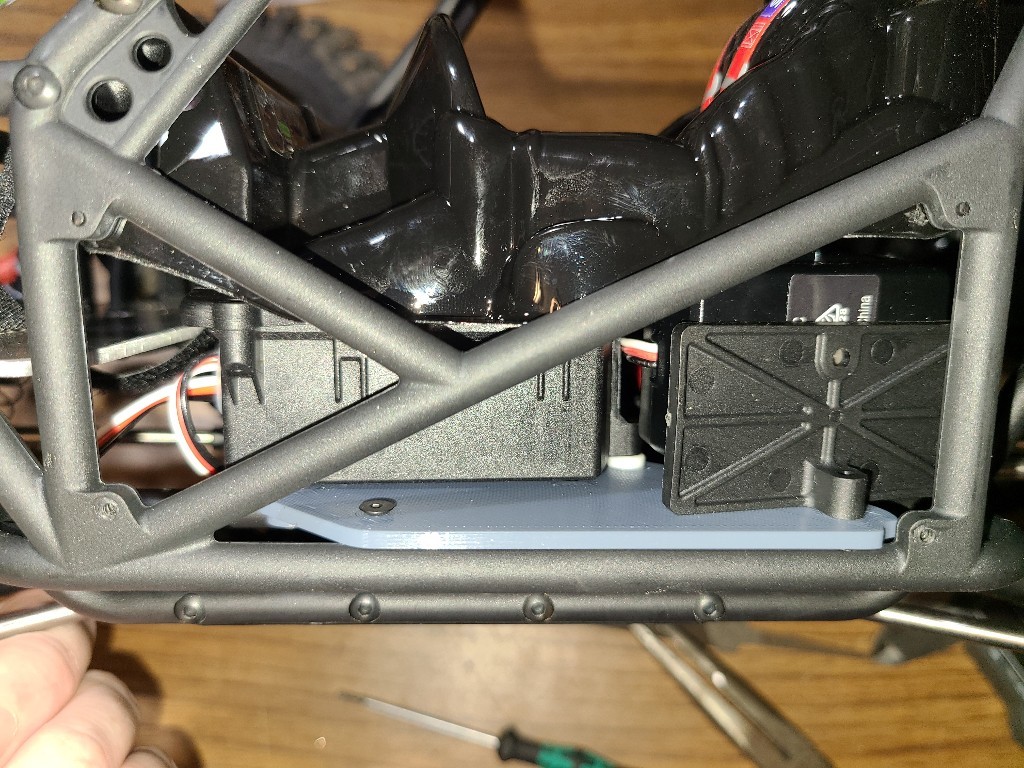 Axial Wraith Spawn receiver box relocation mount