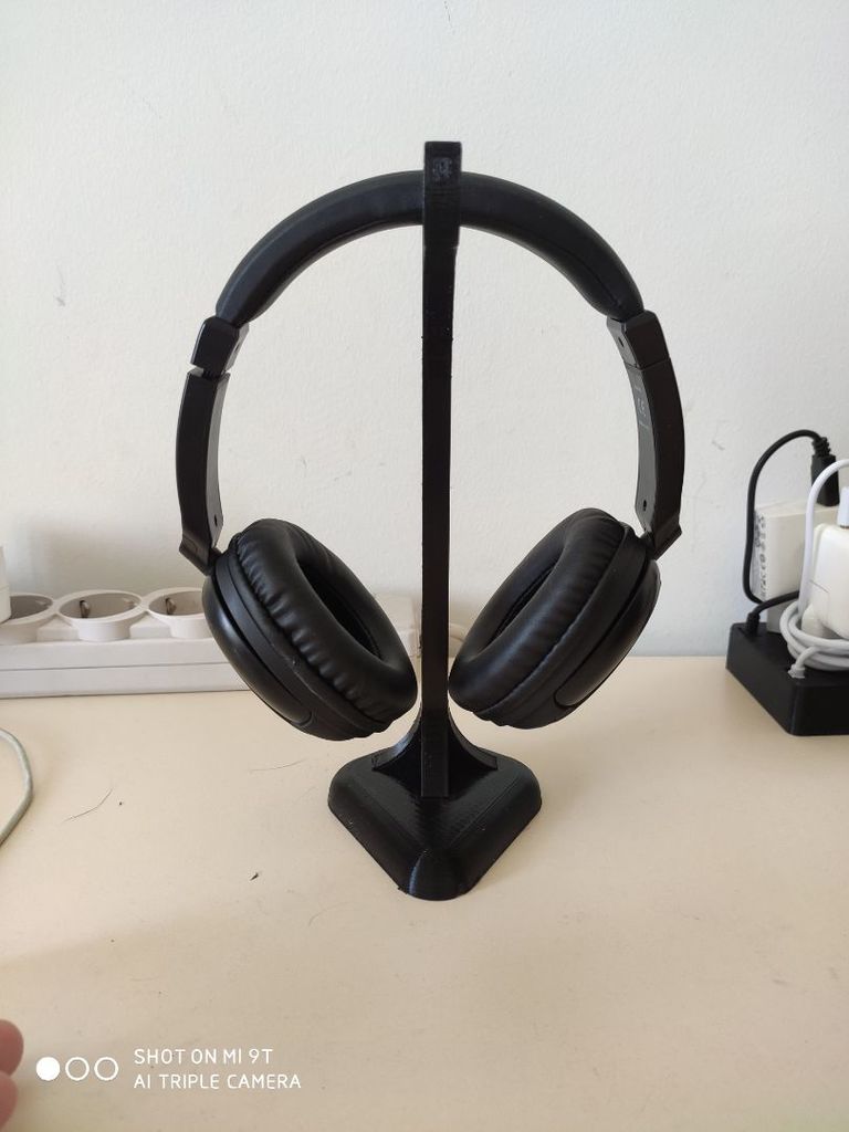 Headset stand