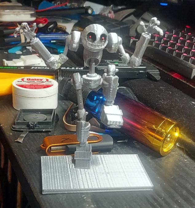 Dr Steel robot desk figure