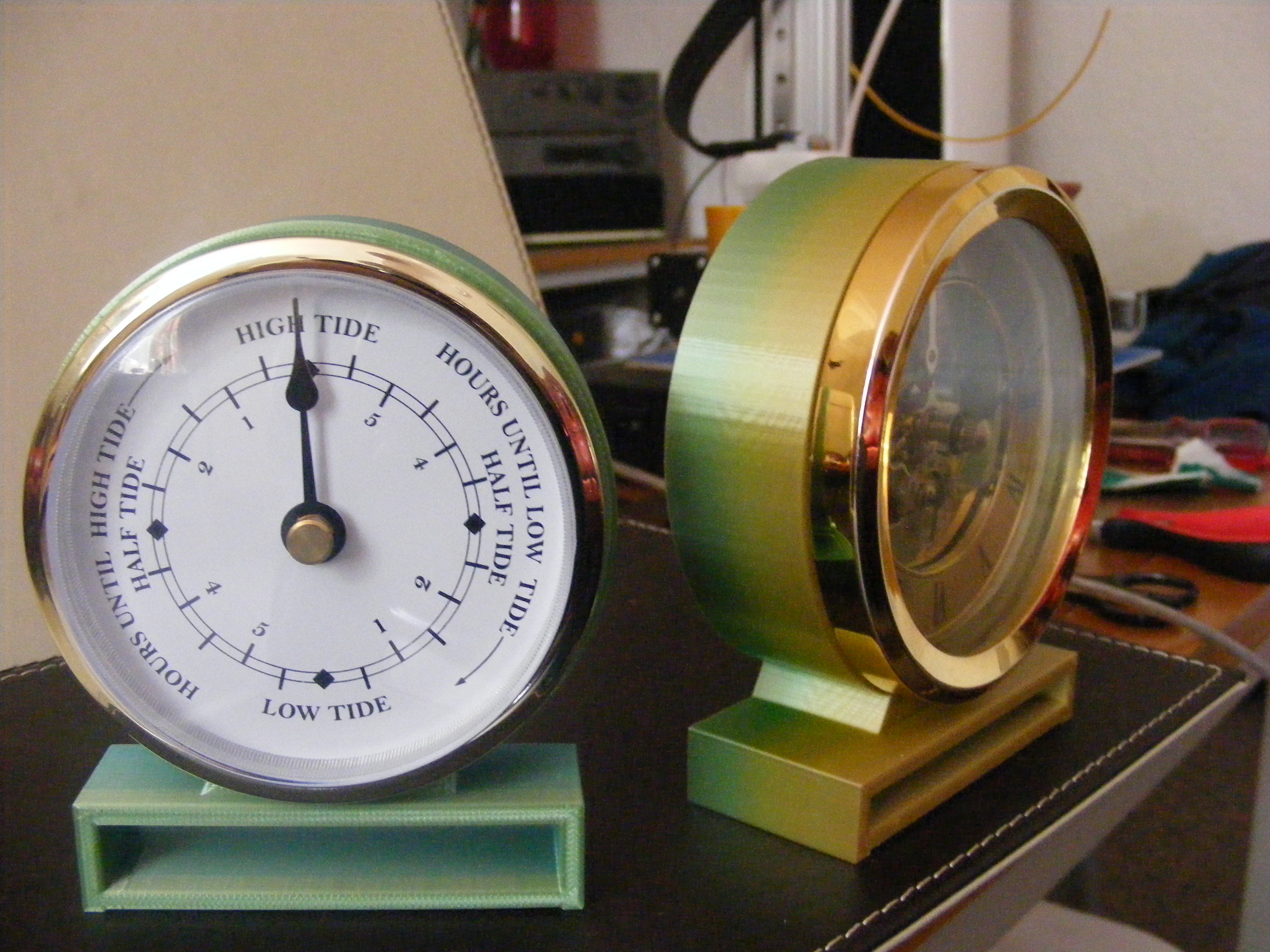 BLOCK TIDE CLOCK