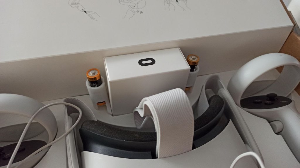 AA battery holder for Oculus Quest 2