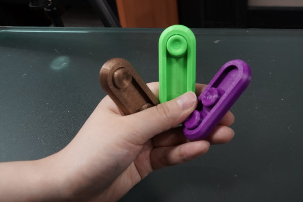 magnetic fidget toy