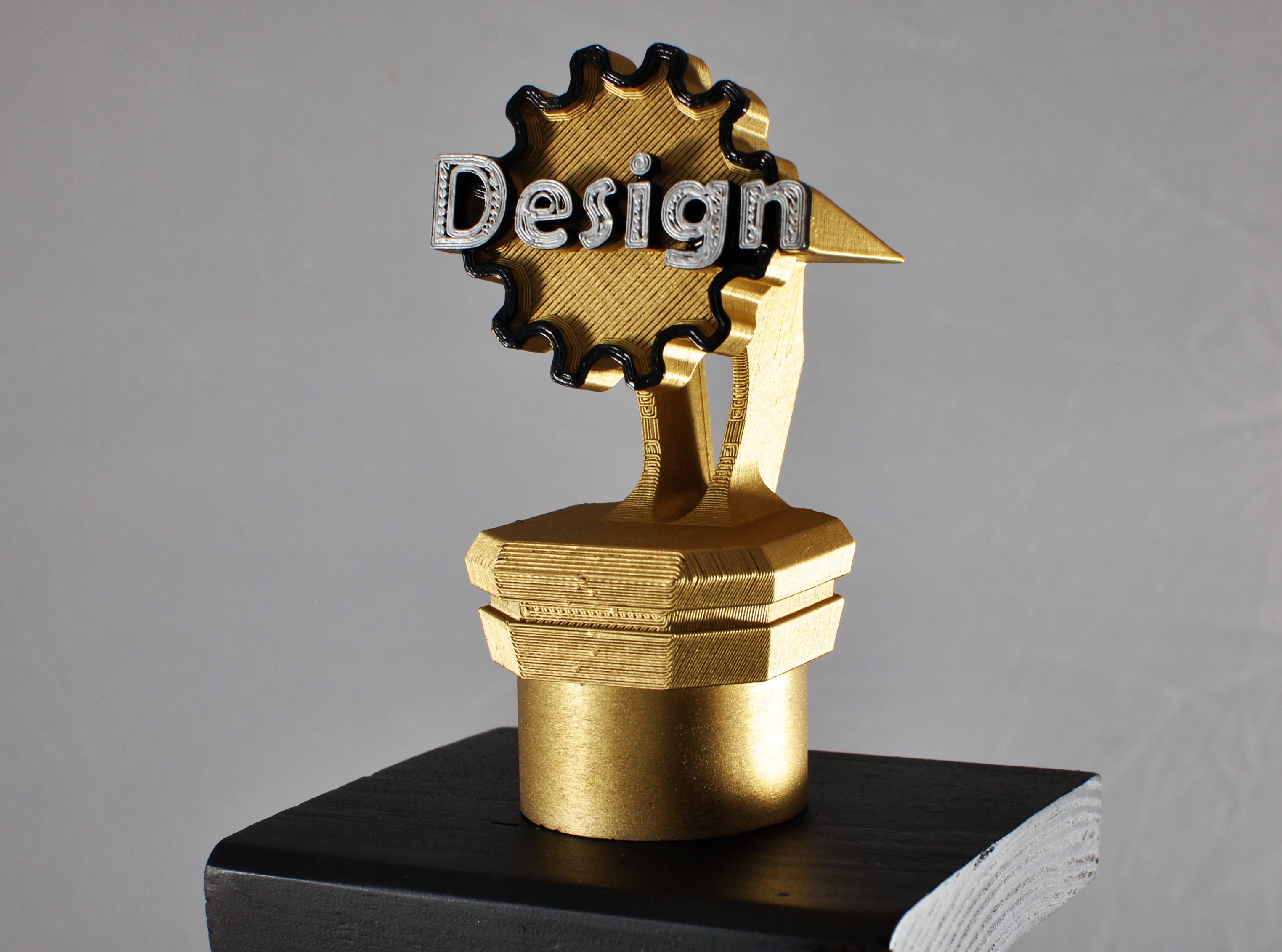 Design Trophy Figure (Top)