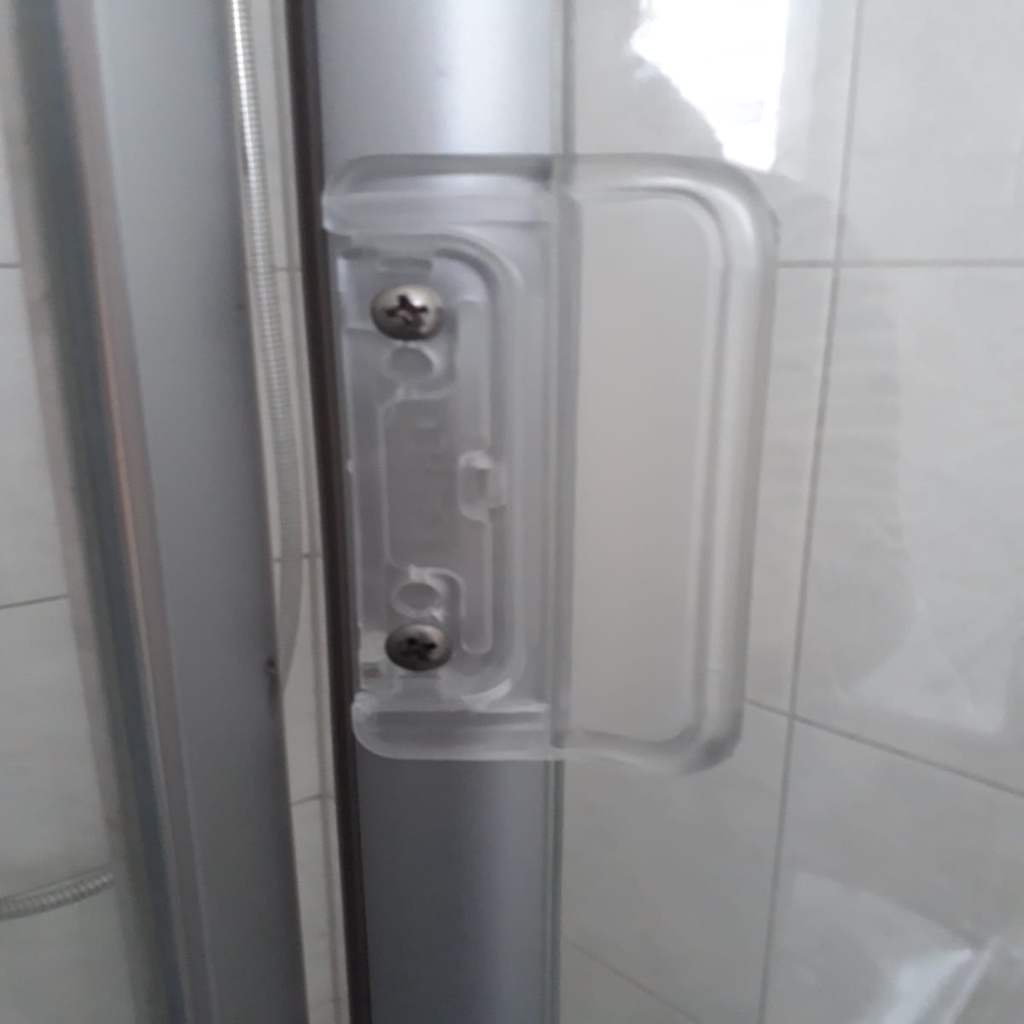 Shower folding door handle