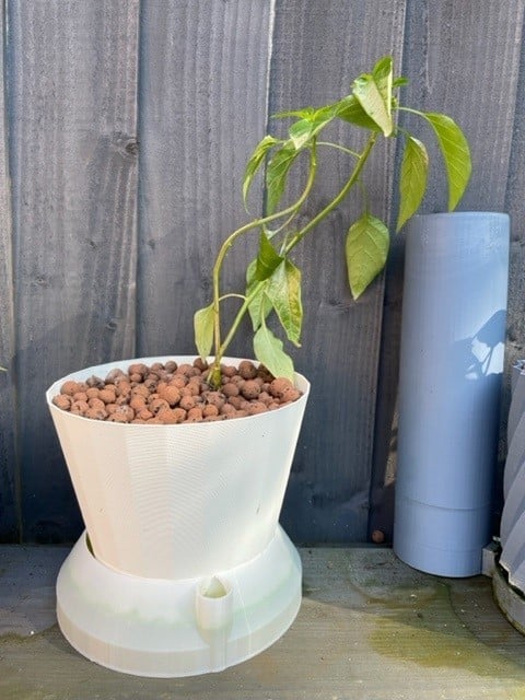 Plant pot reservoir saucer for hydroponics (PRINT BOTH IN VASE MODE)