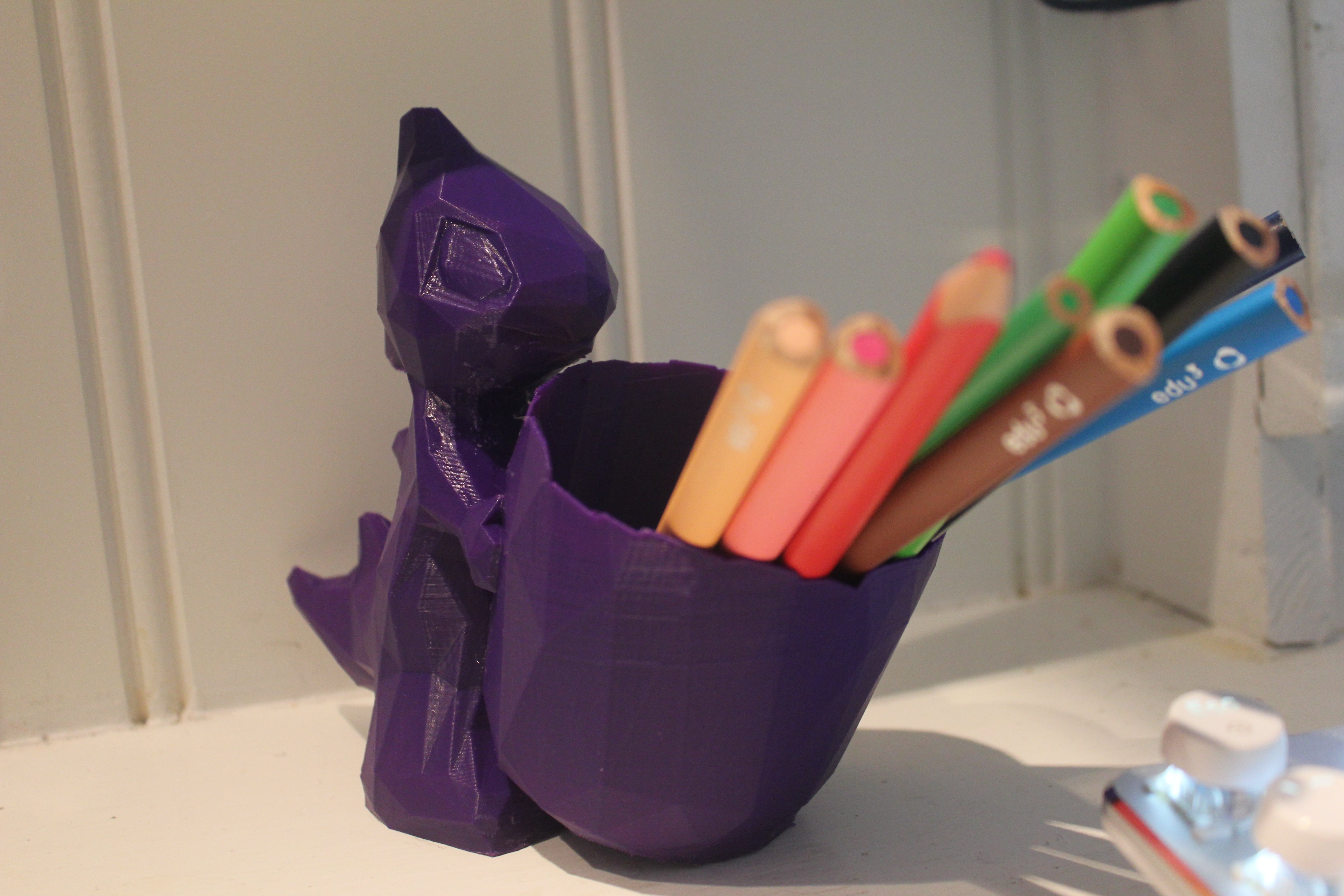 Dragon penholder