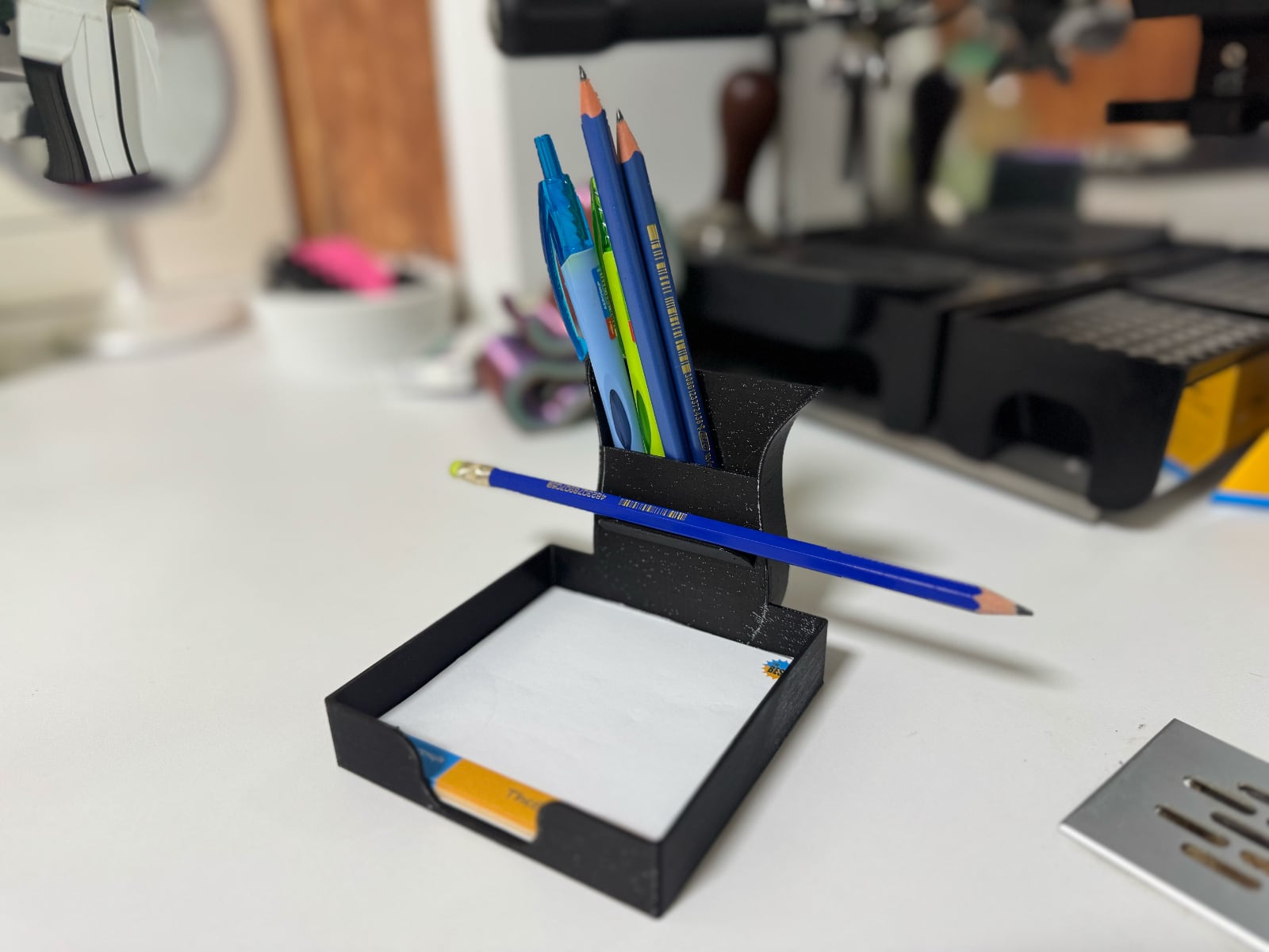 Organizer for notes and pencils