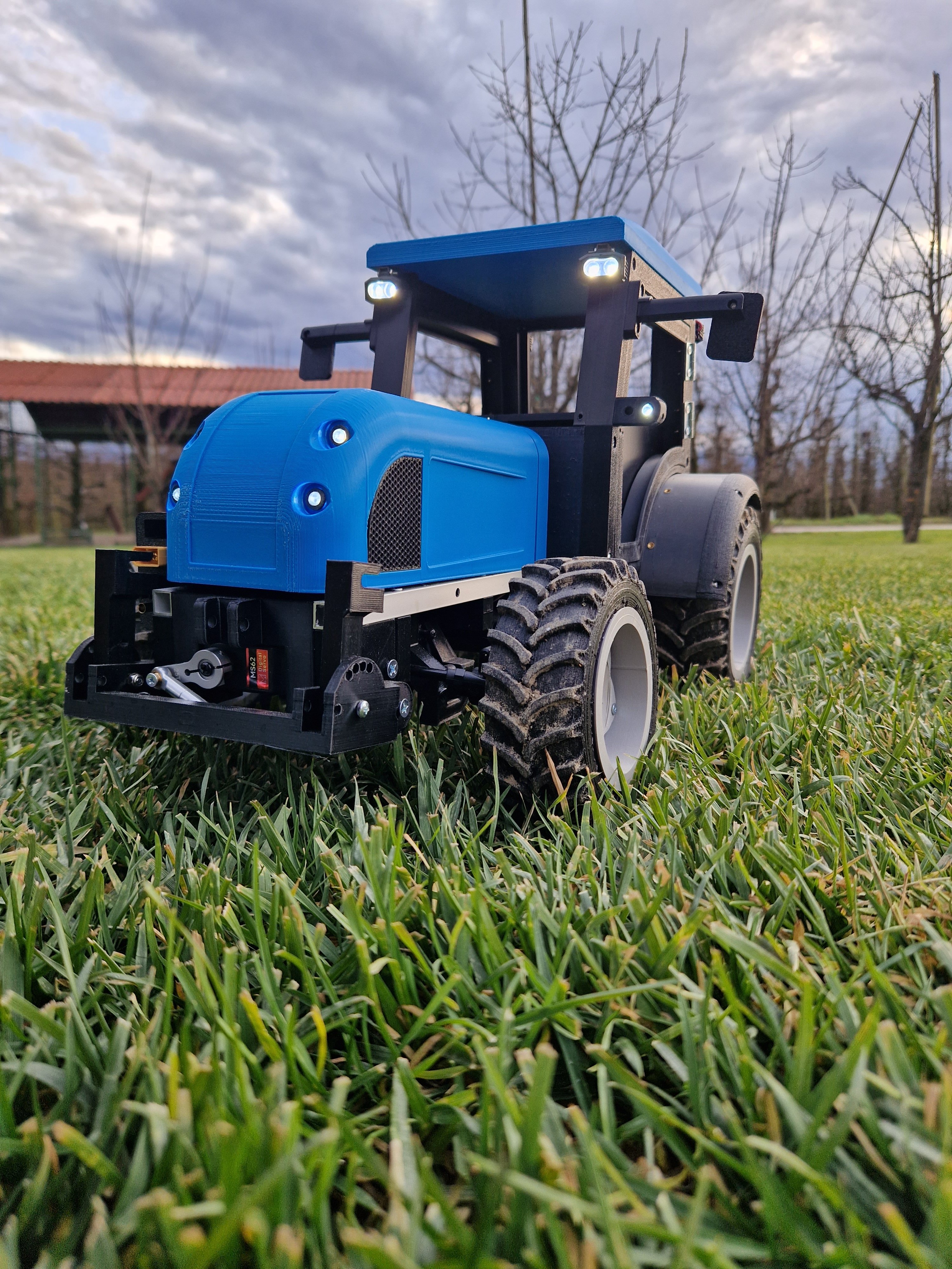 RC TRACTOR 1:6 I Scale working model