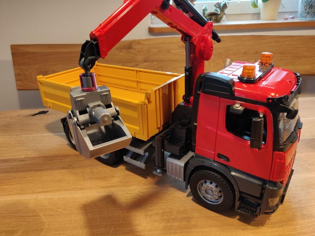 Bruder Construction Truck Excavator Twistlock