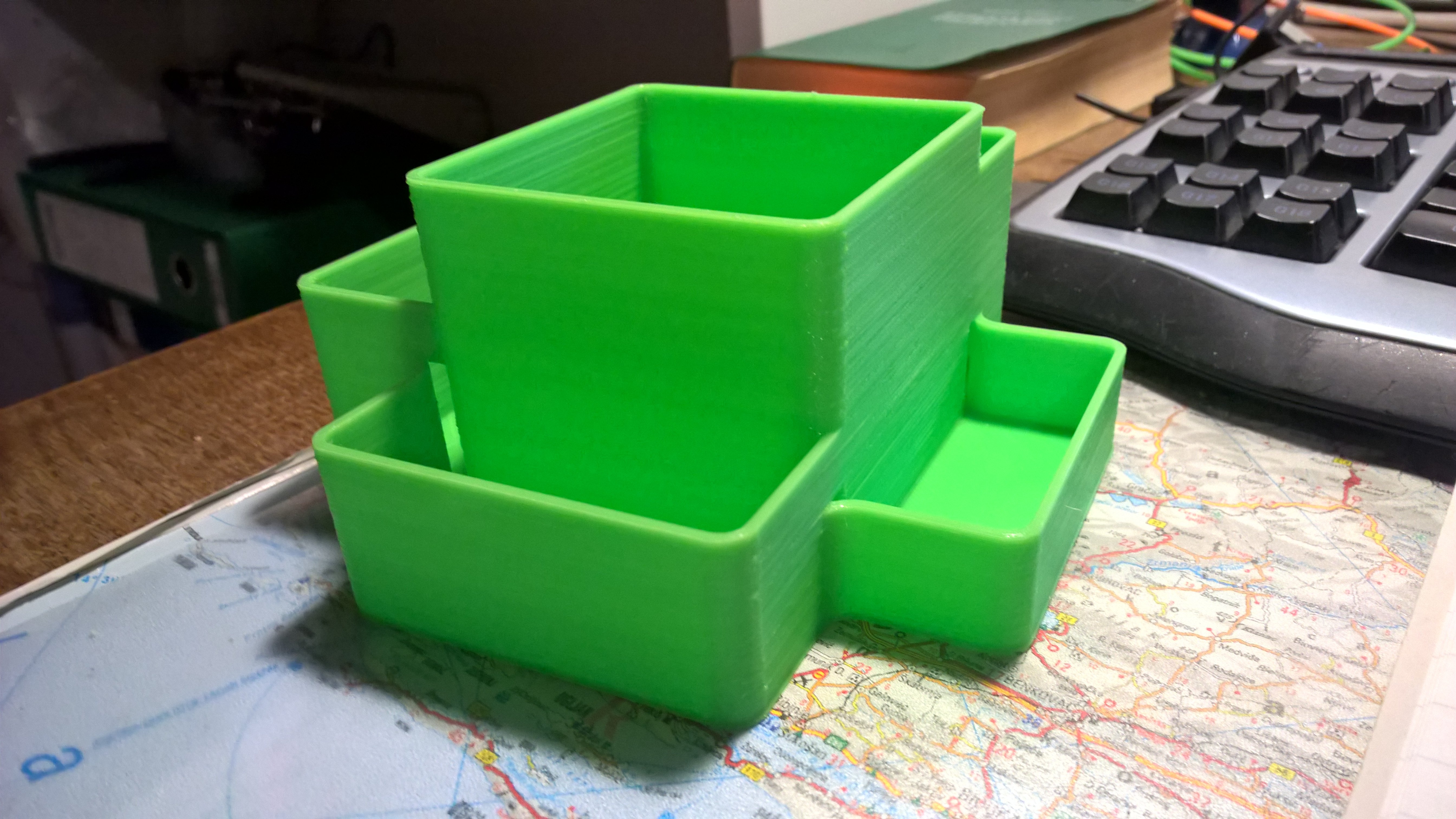 Cosmetic box