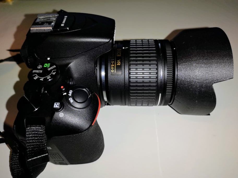 AF-P DX NIKKOR 18-55mm f/3.5-5.6G VR Lens Hood