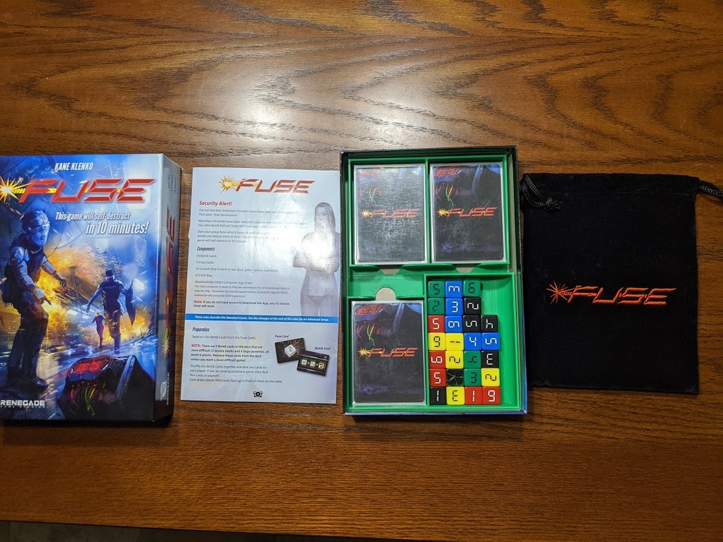 Fuse Dice Game Organizer (Cards in Sleeves)
