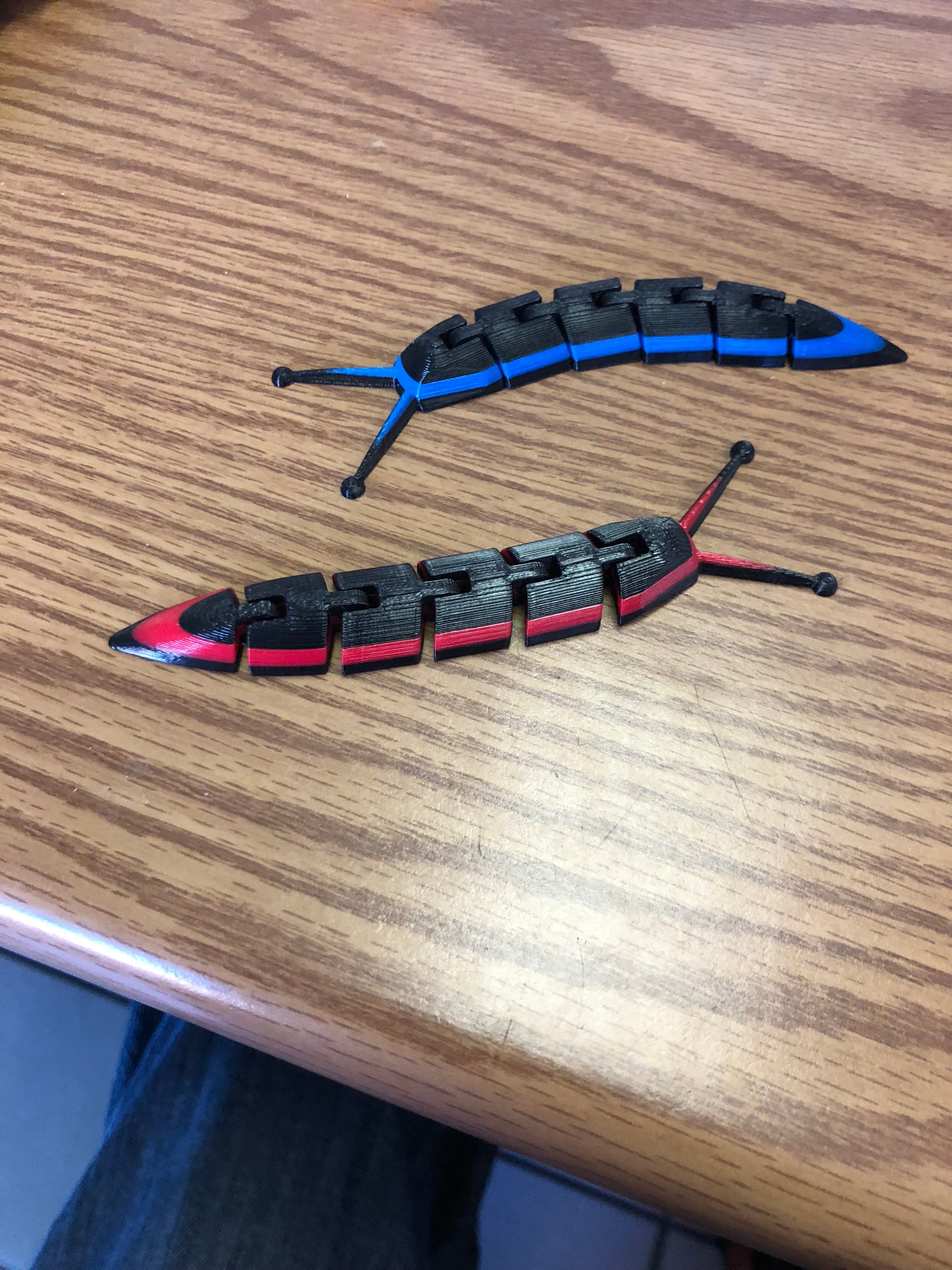 Articulated Slug - Magnet 3 color