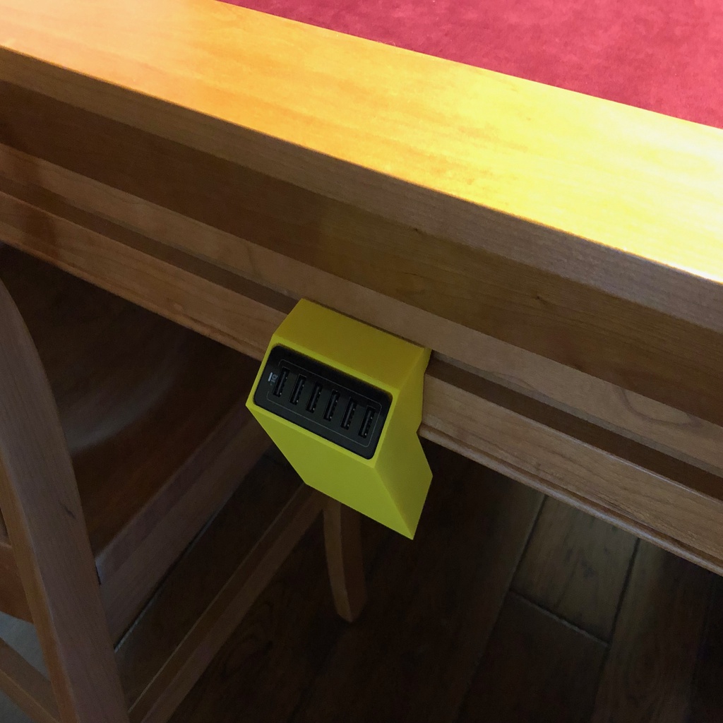 Geek Chic Table Rails USB Charger Accessory