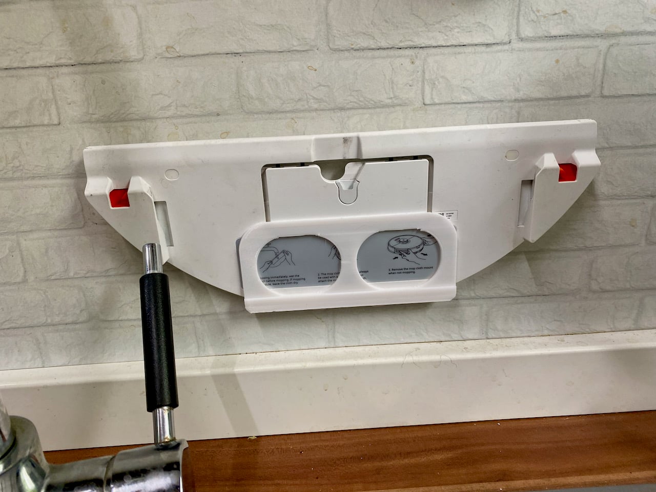 Roborock S7 wipe unit wall mount