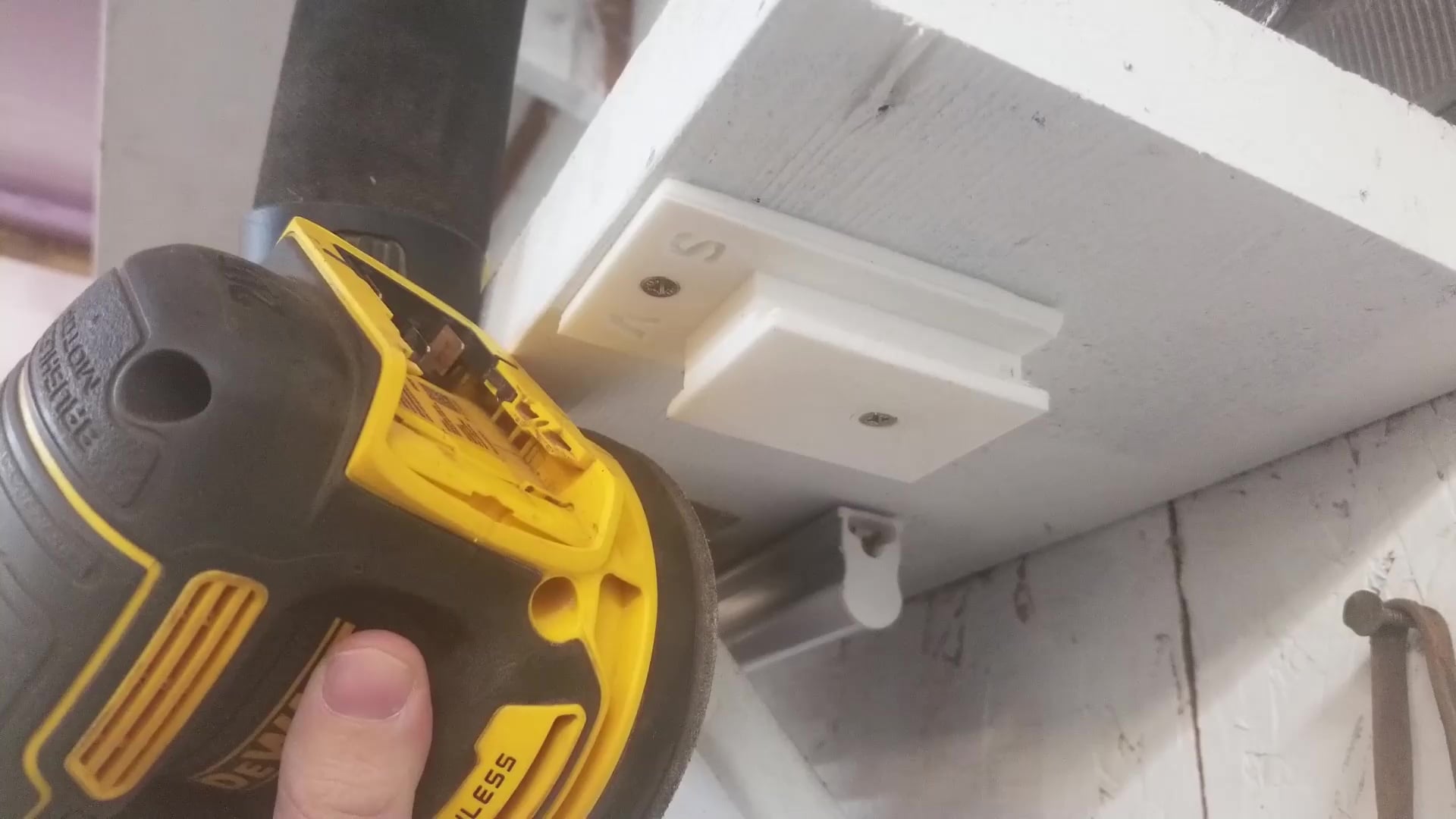 DeWALT Cordless Tool Holder
